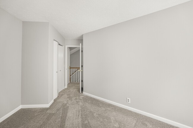 Building Photo - 3127 Creekview Ln