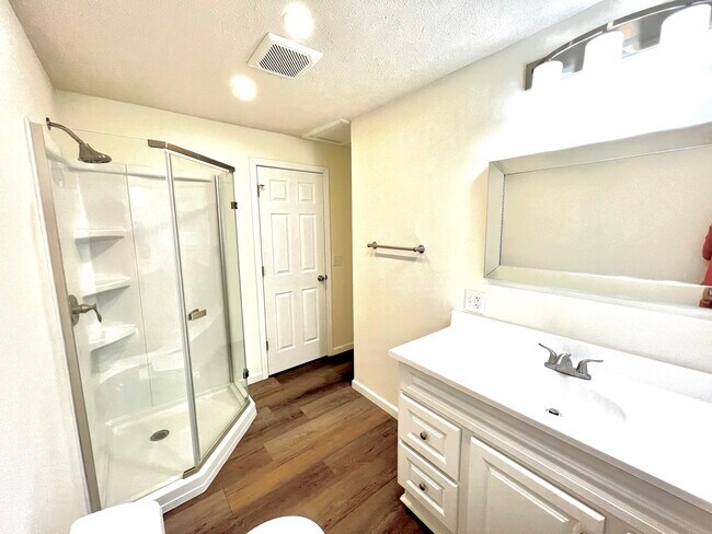 Building Photo - 211 Marian Ave