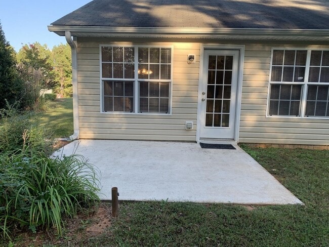 Building Photo - 75 Queensland Ln