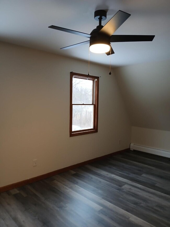 Building Photo - 4 Easy St