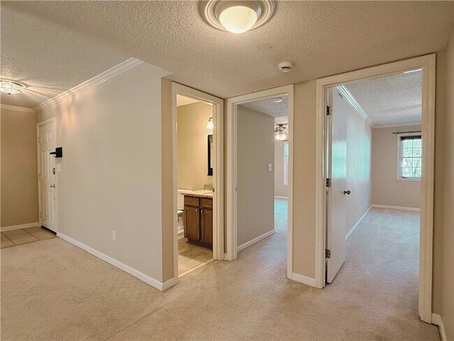 Building Photo - 7024 Somerset Cir