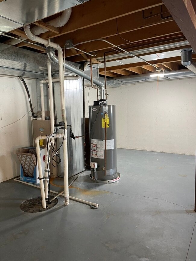 Building Photo - 2205 Clipper Ct