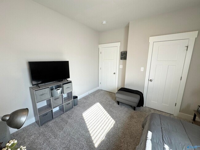 Building Photo - 414 Raleigh Elm Dr