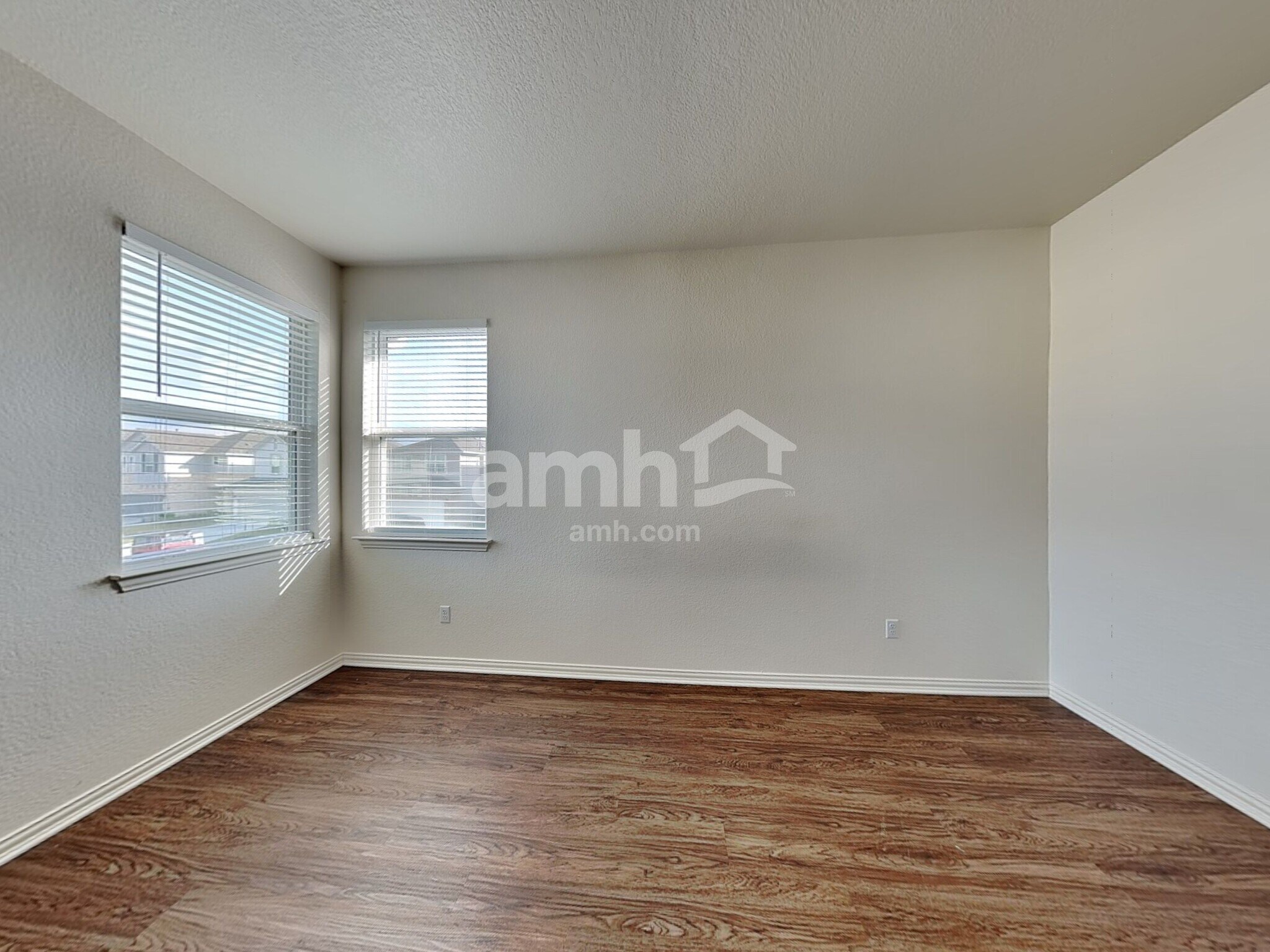 Building Photo - 2741 Meadowood Heights