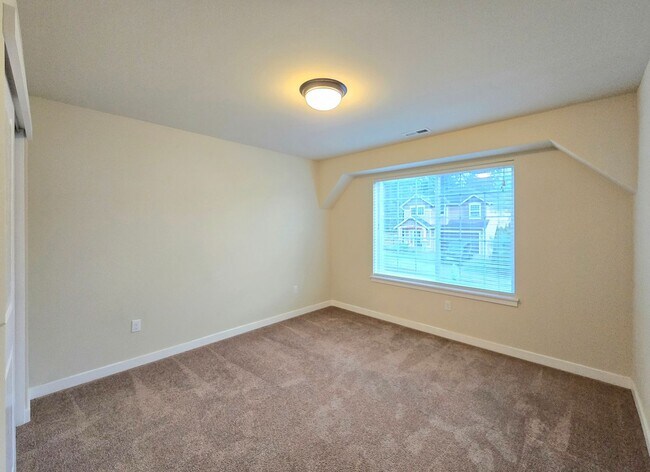 Building Photo - 4 Bedroom Home in Lake Stevens Now Available!