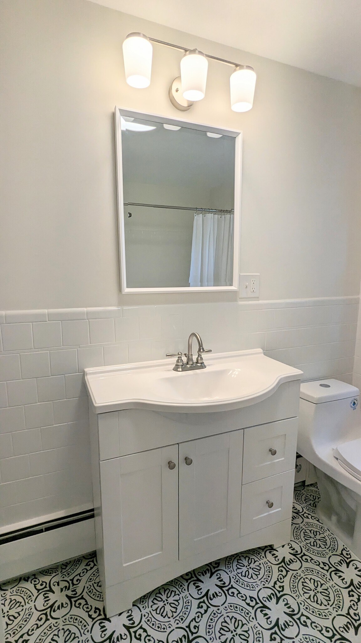 Building Photo - 852 Smith St