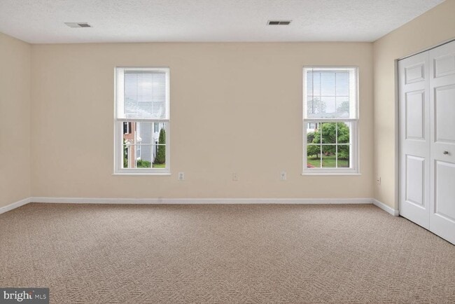 Building Photo - 158 Glen View Terrace