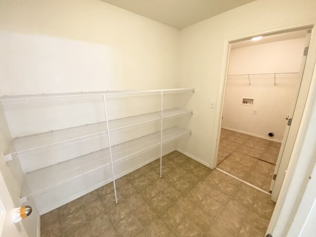 Building Photo - 1243 W 520 S