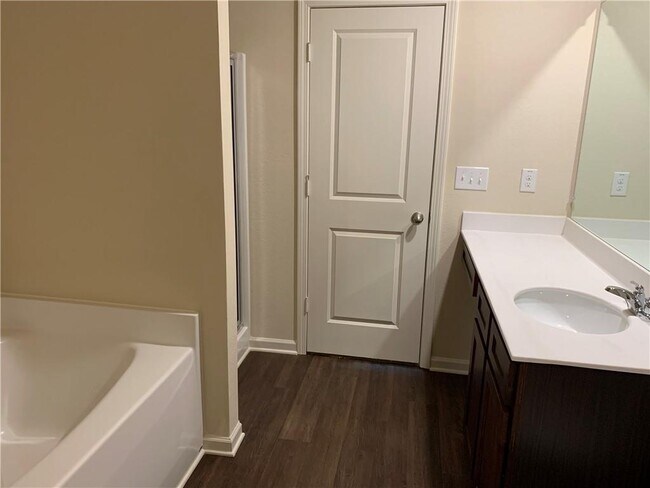 Building Photo - 748 Walnut Creek Cir
