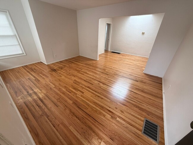 Building Photo - 4334 60th St