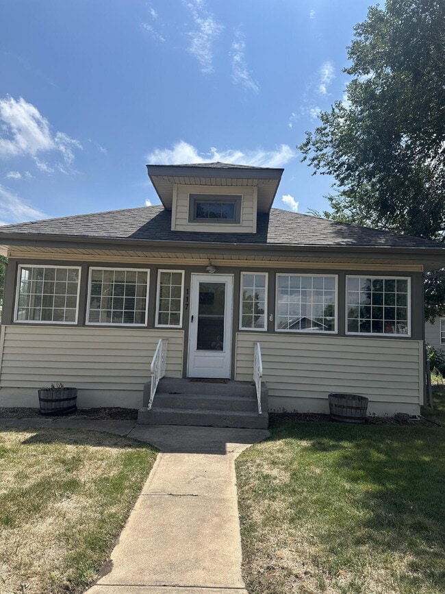 Building Photo - "Charming 2-Bedroom Retreat in the Heart of Windsor – Utilities Included!"