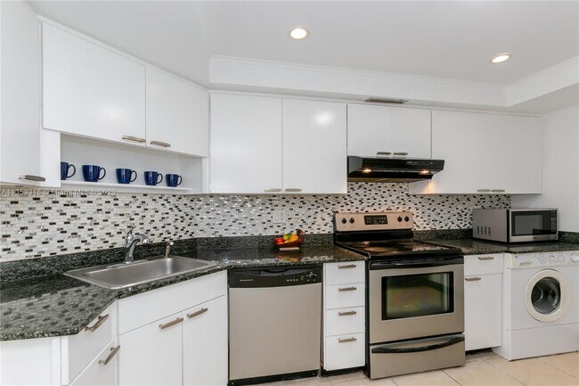 Building Photo - 2400 Presidential Way