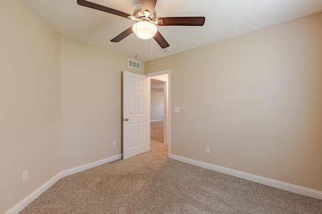 Building Photo - 305 Breckinridge Cir