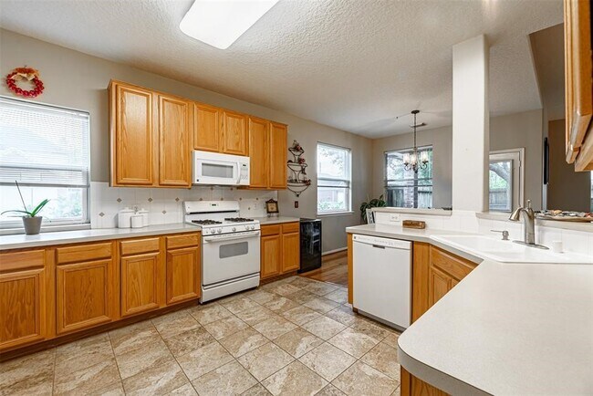 Building Photo - 9815 Rock Pass Dr