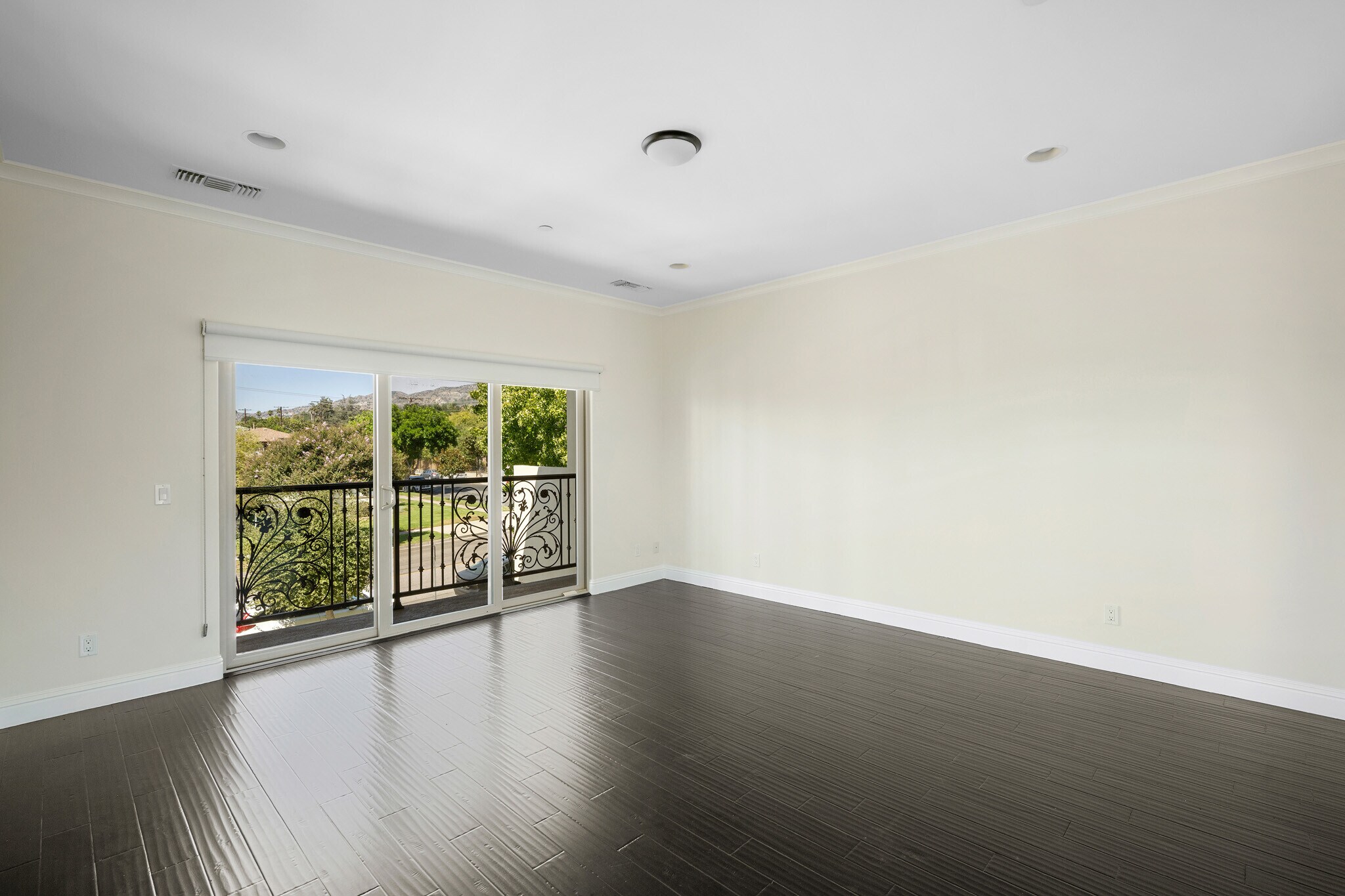 Building Photo - 750 E Orange Grove Ave