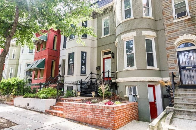 Building Photo - 49 Quincy Pl NE