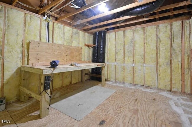 Building Photo - Spacious and Updated!  4 Bedrooms, LVP Flo...
