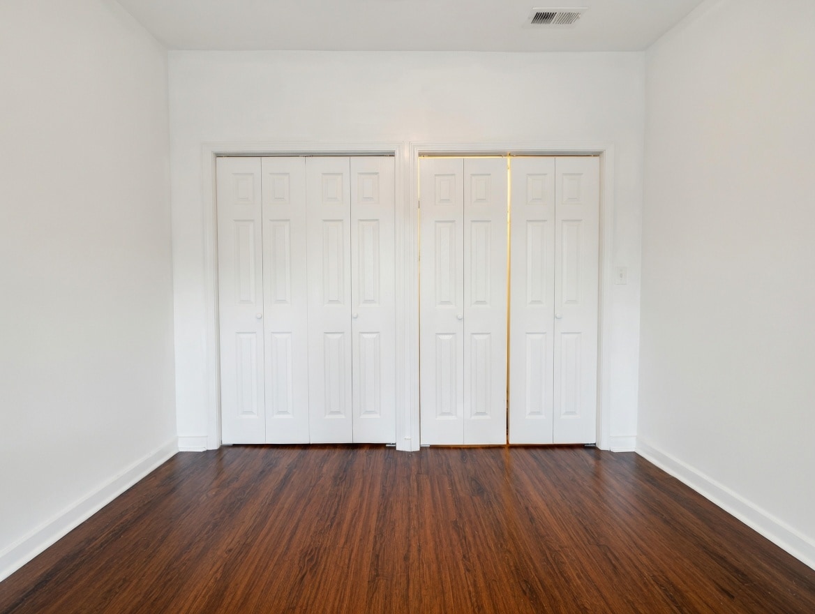 Building Photo - 5833 W Irving Park Rd