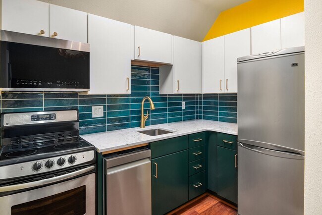 Building Photo - Quiet Corner of Capitol Hill in a Classic, Beautiful Home