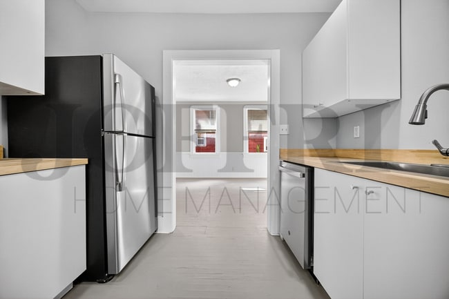 Building Photo - 2096 W 32nd St