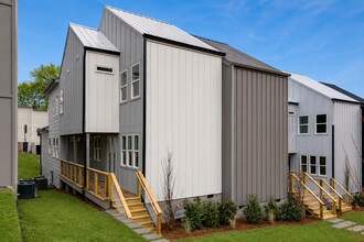 Building Photo - Modern West Nashville Living Near The Nations