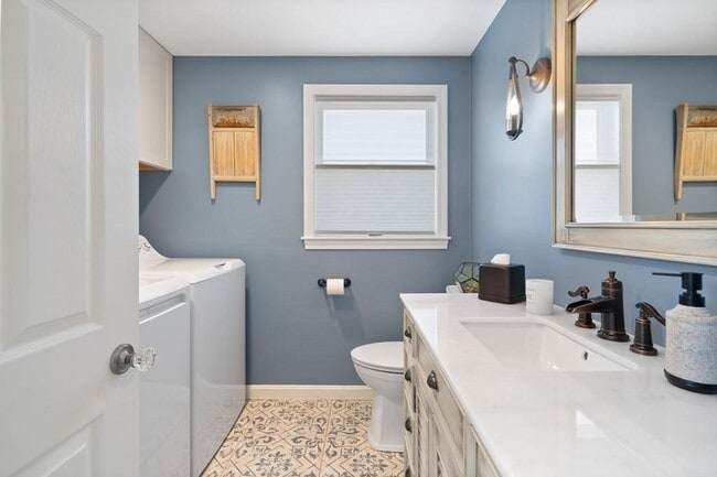 Building Photo - 30 Annapolis Way