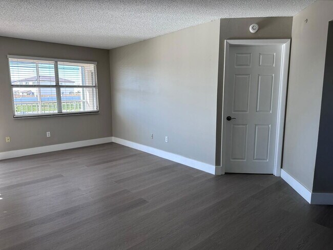 Building Photo - 2246 SE 27th Dr