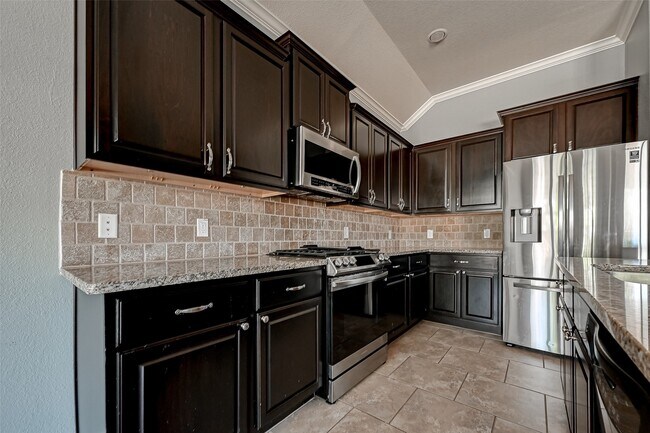 Building Photo - 17243 Lowell Lake Ln