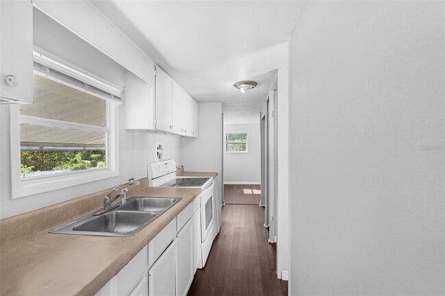 Building Photo - 2854 Lake Alfred Rd