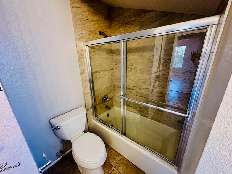 Building Photo - 38343 5th Pl W