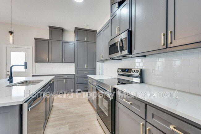 Building Photo - 825 Stamps Ave