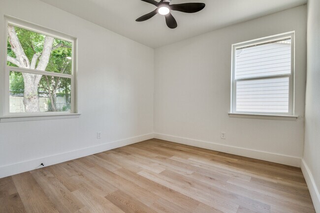 Building Photo - 7826 Woodshire Dr