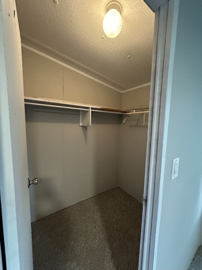 Building Photo - 103 Rayfield Ct