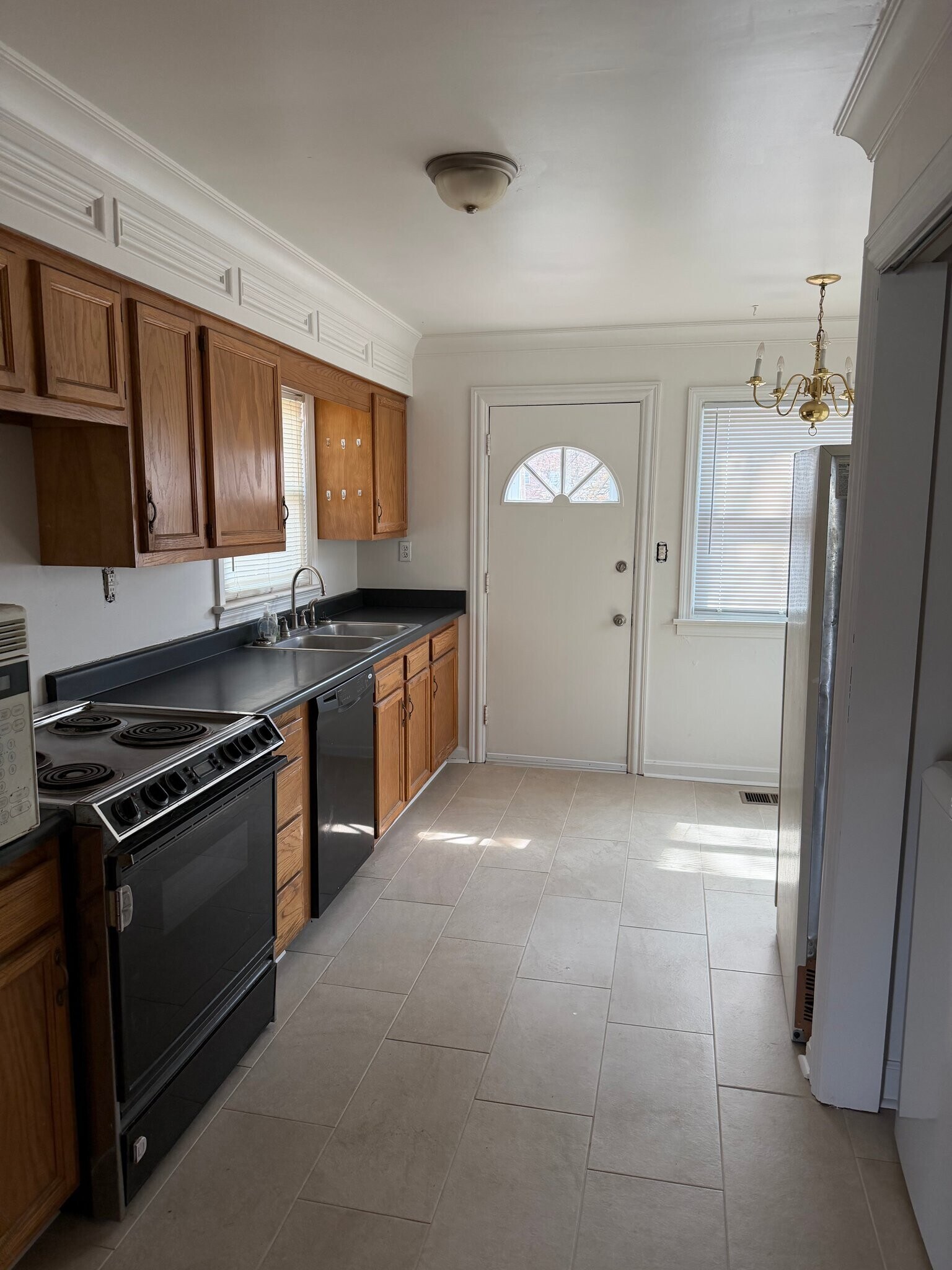 Building Photo - 1632 Stafford Ave