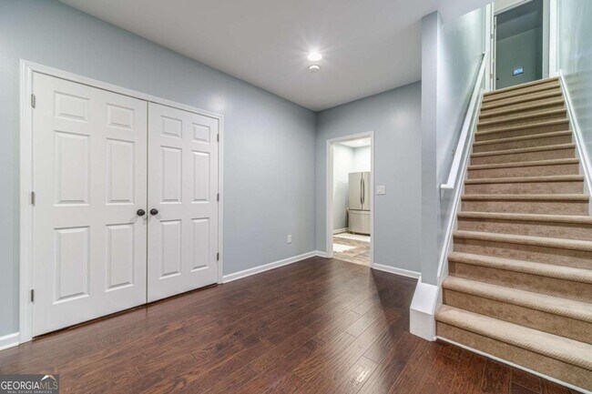 Building Photo - 6242 Huckleberry Ridge