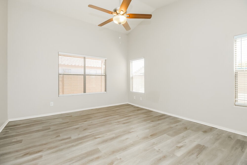 Building Photo - 9909 E Onza Ave