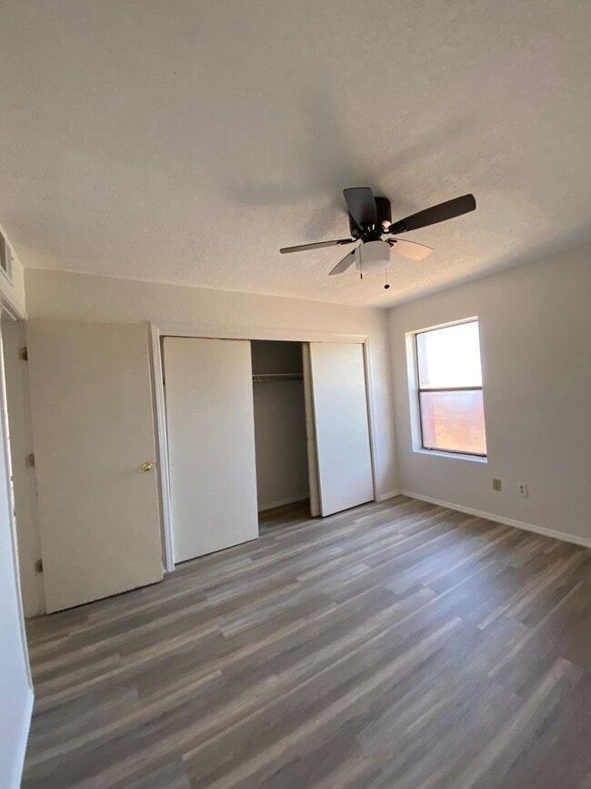 Building Photo - 17 Homestead Dr