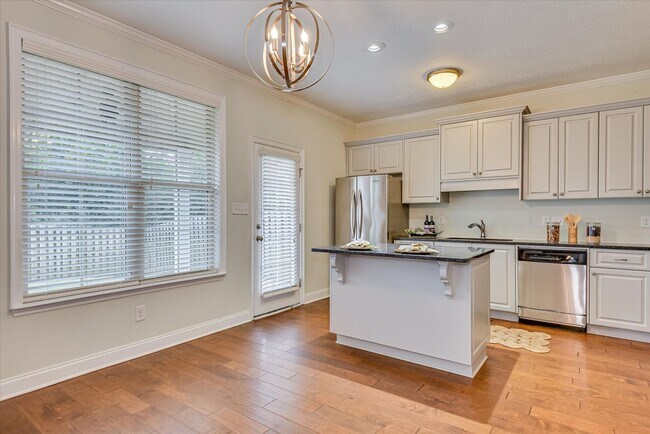 Building Photo - 5564 Connor Dr