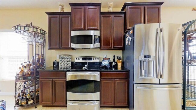 Building Photo - 1296 Lexington Manor SW