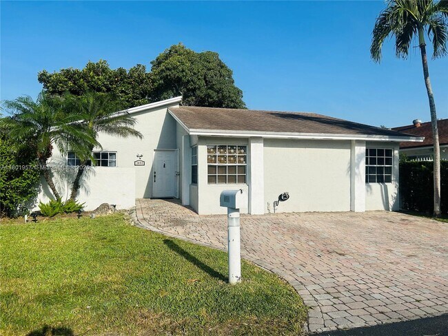 Building Photo - 3452 SW 113th Ct