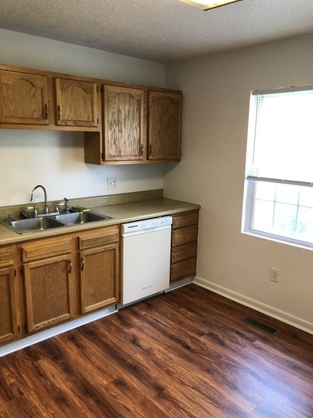 Kitchen - 222 New Stock Rd