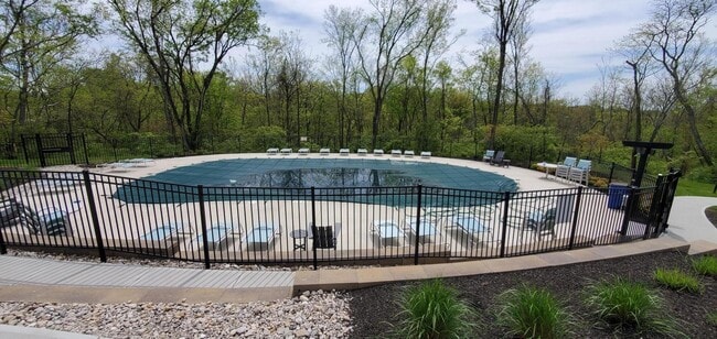 Building Photo - 686 Daphne Wy