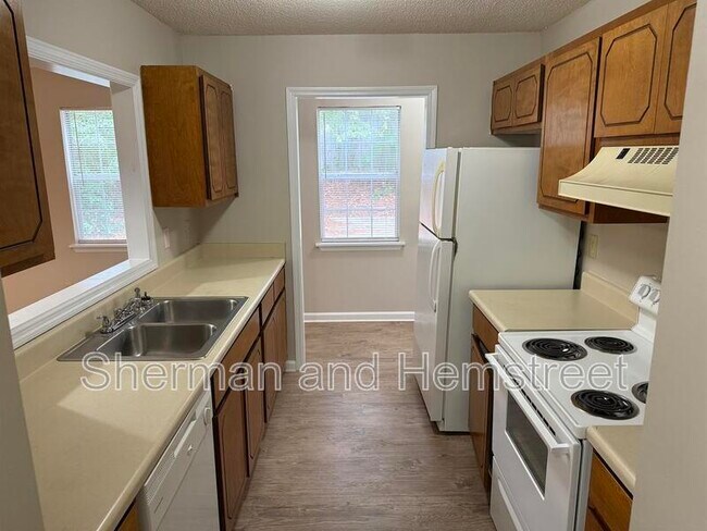 Building Photo - 404 Commons Dr