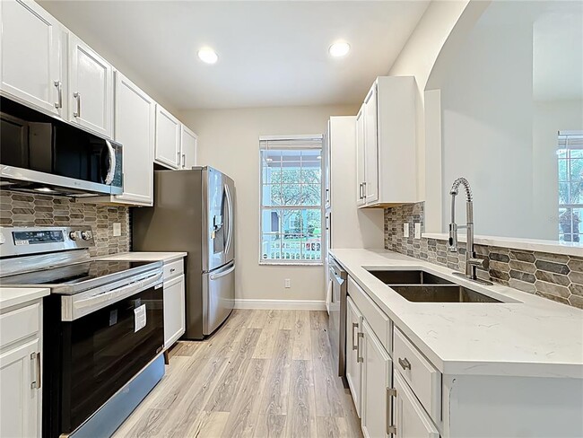 Building Photo - 14746 Clarkson Dr