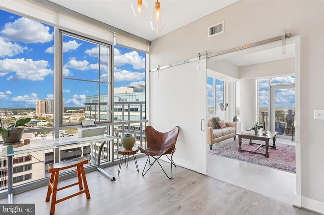 Primary Photo - 930 Rose Ave