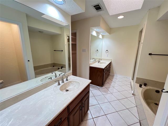 Building Photo - 2312 Blue Cypress Dr