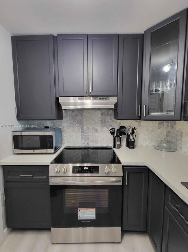 Building Photo - 4095 N Andrews Ave