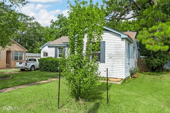 Building Photo - Home For Rent!