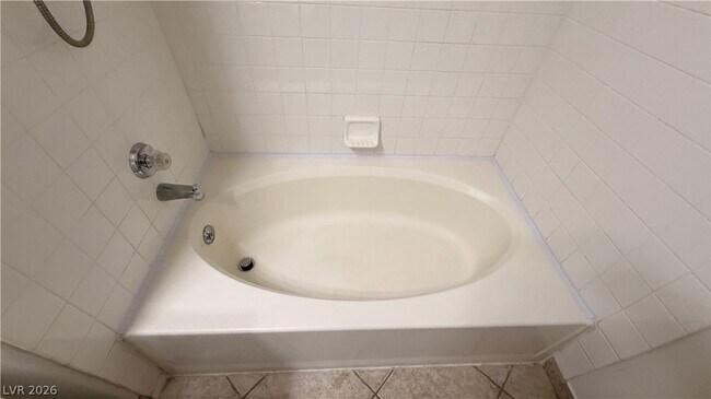 Building Photo - 75 N Valle Verde Dr