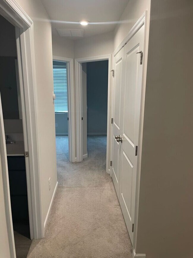 Building Photo - Stunning 3BR 3BA Home w/ Private Patio • Full Appliance Suite • Wooded-View Patio in Nashville